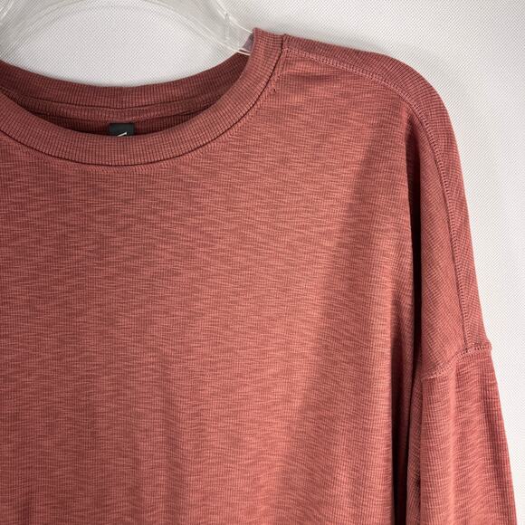 Vuori Sunrise Long Sleeve Crew Top - Picture 2 of 7